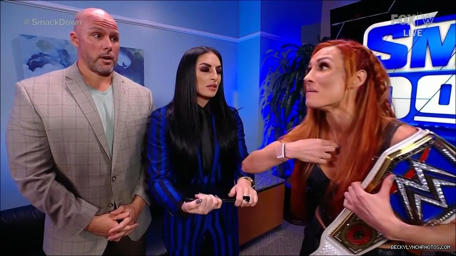 WWE_Friday_Night_SmackDown_2021_10_08_720p_HDTV_x264-NWCHD_mp4_004466951.jpg