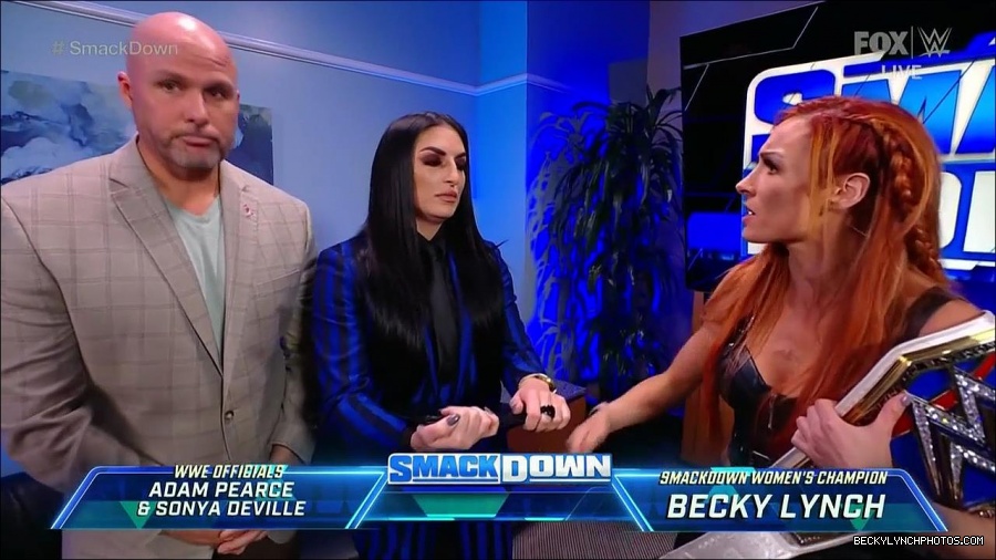 WWE_Friday_Night_SmackDown_2021_10_08_720p_HDTV_x264-NWCHD_mp4_004471156.jpg