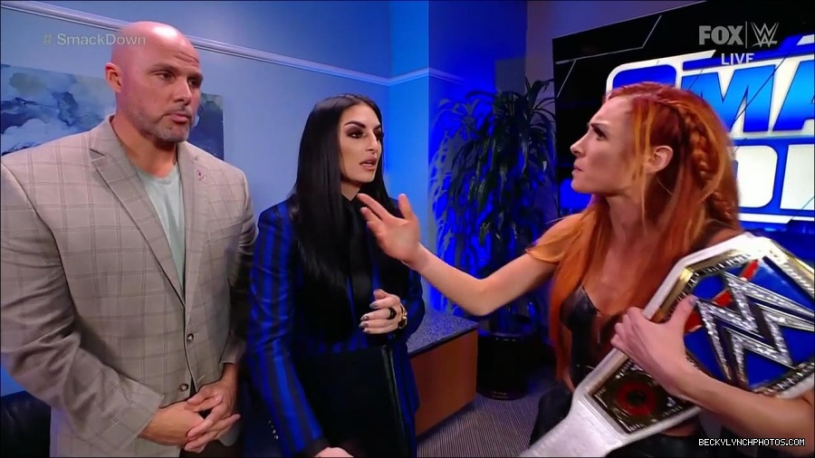 WWE_Friday_Night_SmackDown_2021_10_08_720p_HDTV_x264-NWCHD_mp4_004475360.jpg