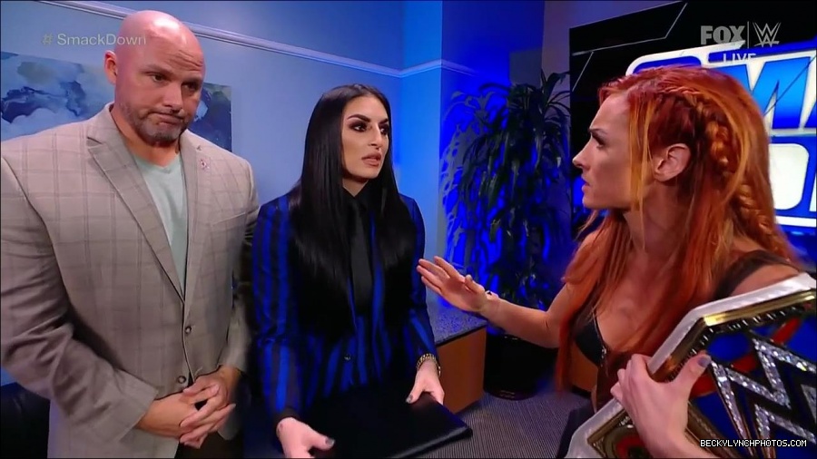 WWE_Friday_Night_SmackDown_2021_10_08_720p_HDTV_x264-NWCHD_mp4_004483067.jpg