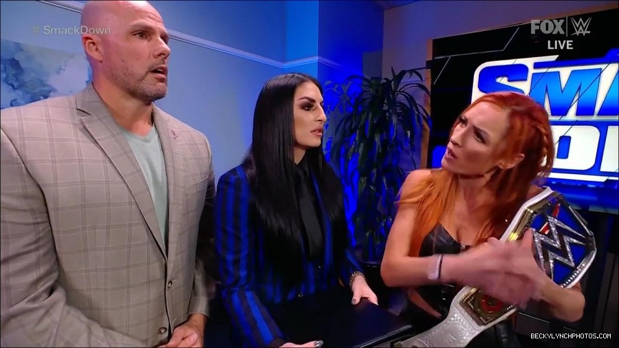 WWE_Friday_Night_SmackDown_2021_10_08_720p_HDTV_x264-NWCHD_mp4_004485870.jpg