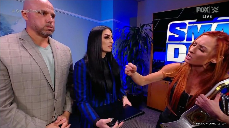 WWE_Friday_Night_SmackDown_2021_10_08_720p_HDTV_x264-NWCHD_mp4_004487272.jpg