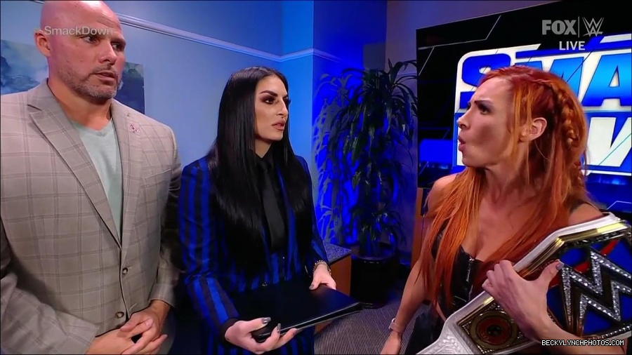WWE_Friday_Night_SmackDown_2021_10_08_720p_HDTV_x264-NWCHD_mp4_004488673.jpg