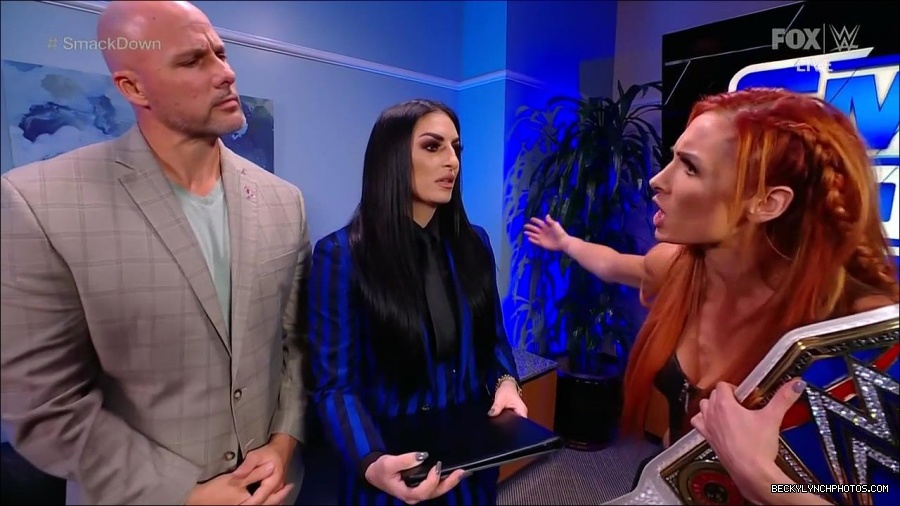 WWE_Friday_Night_SmackDown_2021_10_08_720p_HDTV_x264-NWCHD_mp4_004492877.jpg