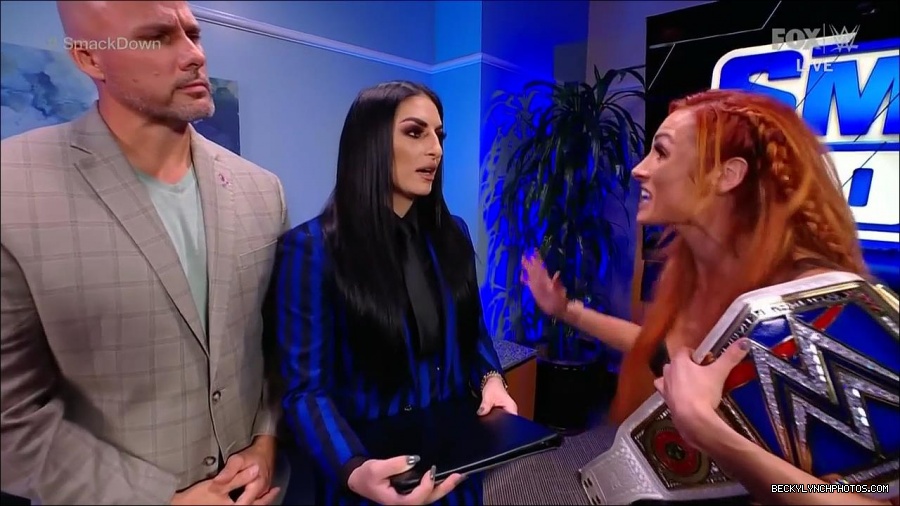 WWE_Friday_Night_SmackDown_2021_10_08_720p_HDTV_x264-NWCHD_mp4_004494979.jpg