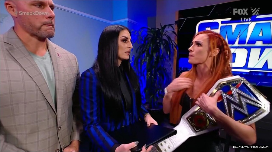 WWE_Friday_Night_SmackDown_2021_10_08_720p_HDTV_x264-NWCHD_mp4_004496381.jpg
