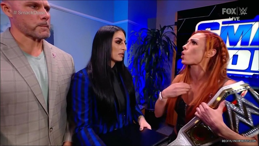 WWE_Friday_Night_SmackDown_2021_10_08_720p_HDTV_x264-NWCHD_mp4_004497081.jpg