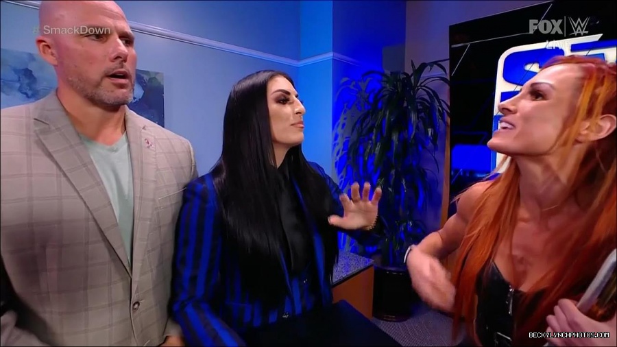 WWE_Friday_Night_SmackDown_2021_10_08_720p_HDTV_x264-NWCHD_mp4_004503388.jpg