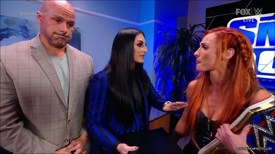 WWE_Friday_Night_SmackDown_2021_10_08_720p_HDTV_x264-NWCHD_mp4_004505490.jpg