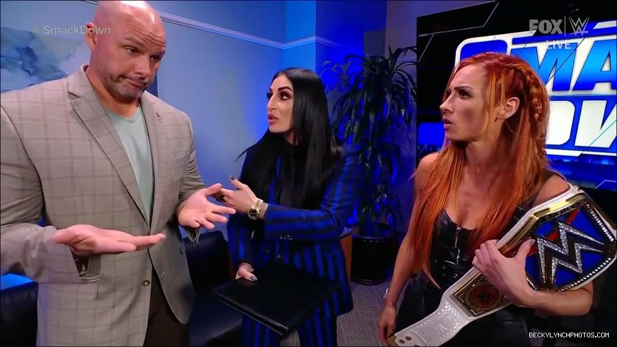 WWE_Friday_Night_SmackDown_2021_10_08_720p_HDTV_x264-NWCHD_mp4_004508293.jpg