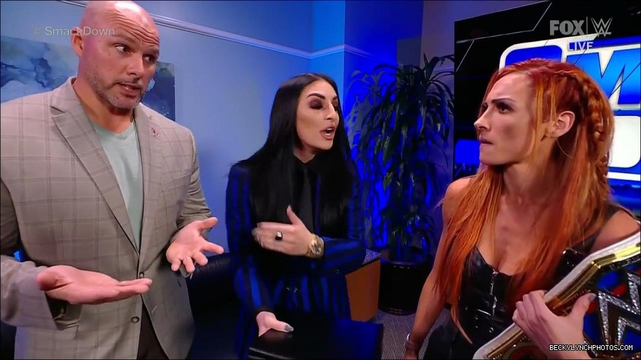 WWE_Friday_Night_SmackDown_2021_10_08_720p_HDTV_x264-NWCHD_mp4_004508993.jpg