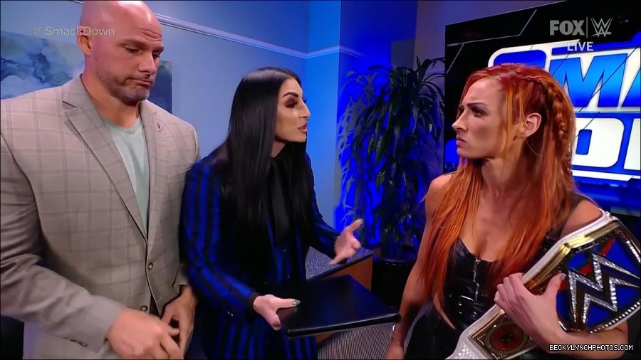 WWE_Friday_Night_SmackDown_2021_10_08_720p_HDTV_x264-NWCHD_mp4_004511796.jpg