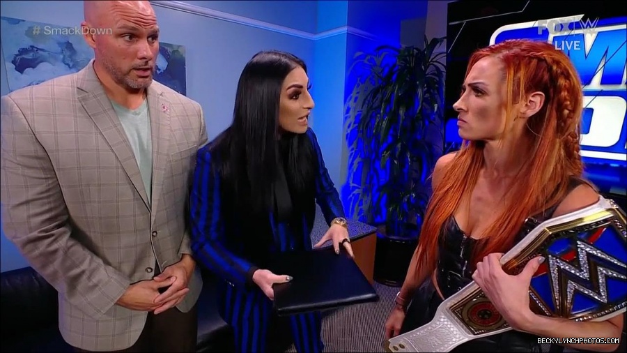 WWE_Friday_Night_SmackDown_2021_10_08_720p_HDTV_x264-NWCHD_mp4_004516701.jpg