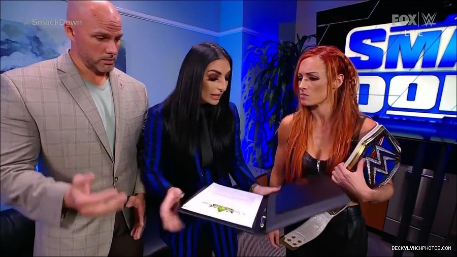 WWE_Friday_Night_SmackDown_2021_10_08_720p_HDTV_x264-NWCHD_mp4_004518803.jpg