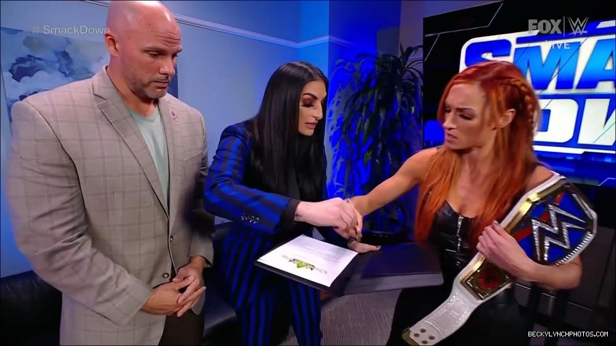 WWE_Friday_Night_SmackDown_2021_10_08_720p_HDTV_x264-NWCHD_mp4_004520205.jpg