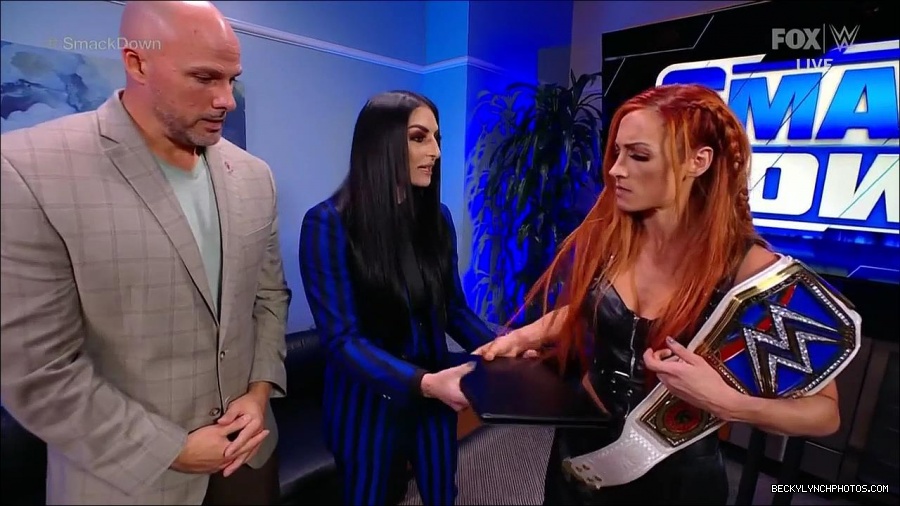 WWE_Friday_Night_SmackDown_2021_10_08_720p_HDTV_x264-NWCHD_mp4_004523708.jpg