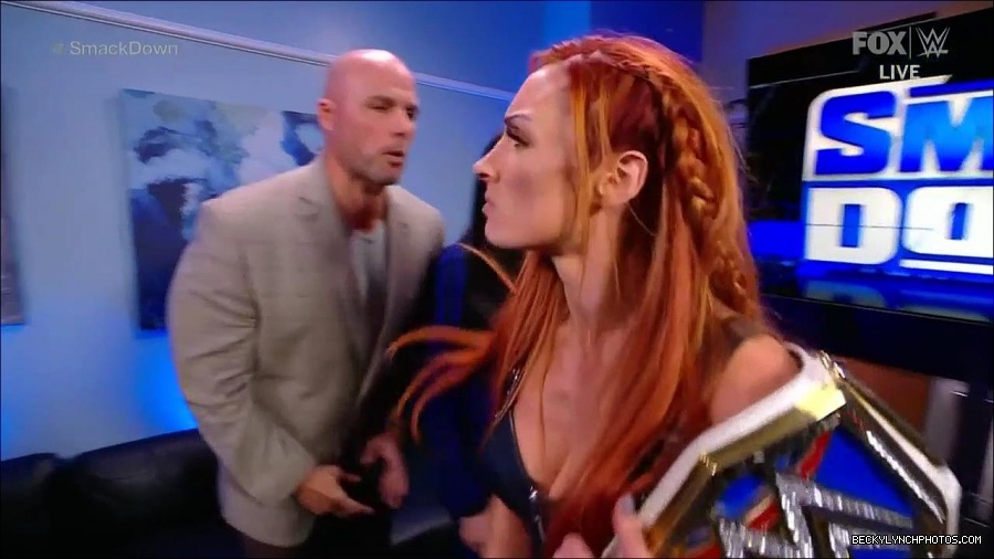 WWE_Friday_Night_SmackDown_2021_10_08_720p_HDTV_x264-NWCHD_mp4_004525109.jpg