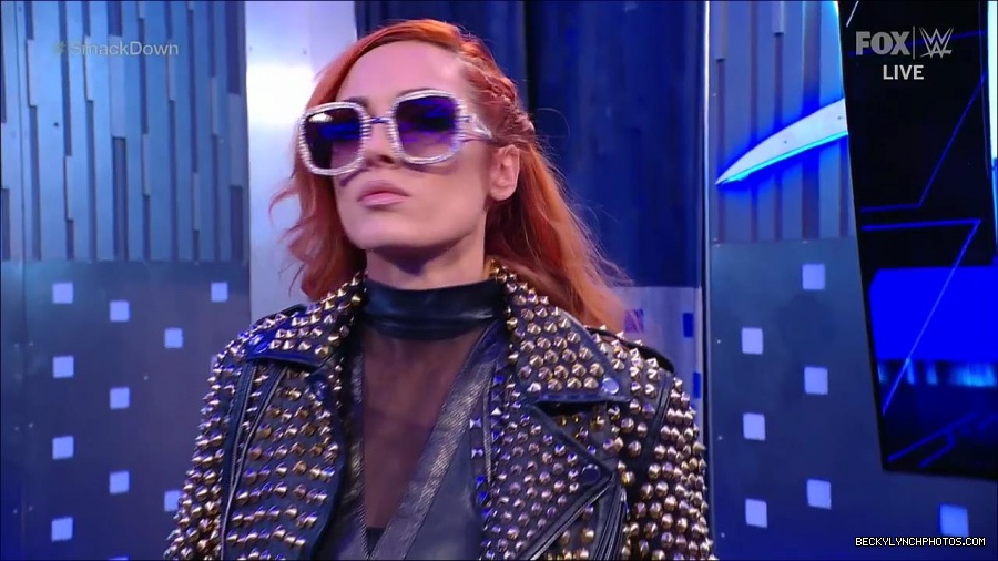 WWE_Supersized_SmackDown_2021_10_15_720p_HDTV_x264-NWCHD_mp4_004755928.jpg