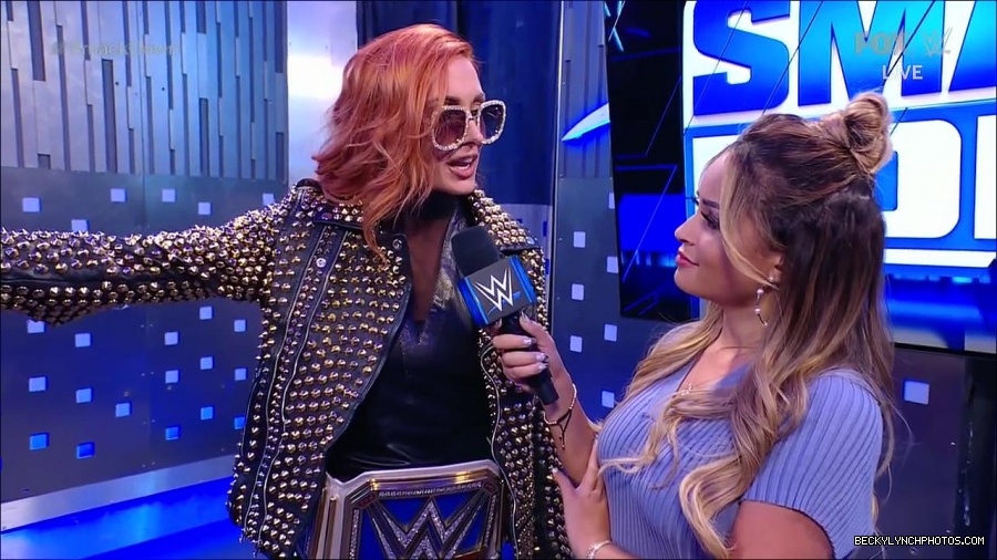WWE_Supersized_SmackDown_2021_10_15_720p_HDTV_x264-NWCHD_mp4_004786559.jpg