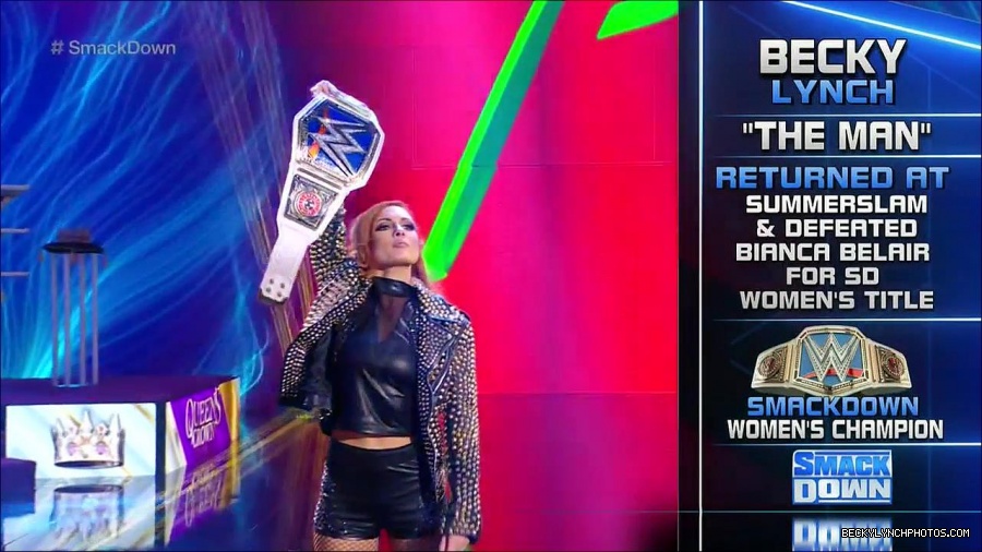WWE_Supersized_SmackDown_2021_10_15_720p_HDTV_x264-NWCHD_mp4_004821994.jpg