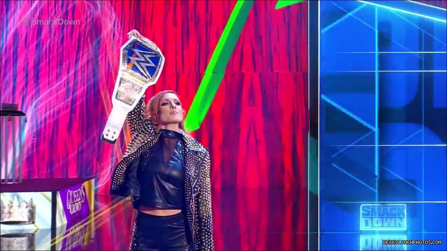 WWE_Supersized_SmackDown_2021_10_15_720p_HDTV_x264-NWCHD_mp4_004822595.jpg