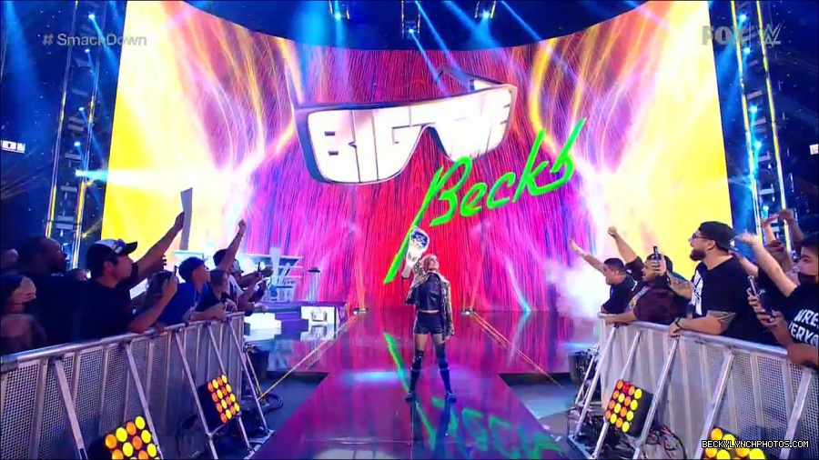 WWE_Supersized_SmackDown_2021_10_15_720p_HDTV_x264-NWCHD_mp4_004823195.jpg