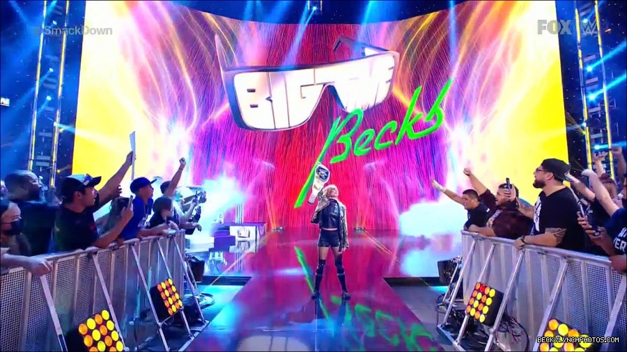 WWE_Supersized_SmackDown_2021_10_15_720p_HDTV_x264-NWCHD_mp4_004823796.jpg