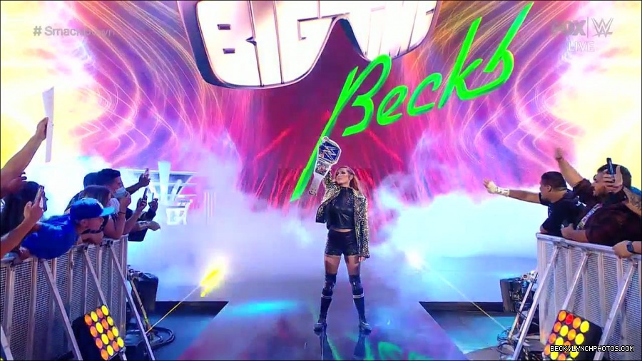 WWE_Supersized_SmackDown_2021_10_15_720p_HDTV_x264-NWCHD_mp4_004829201.jpg