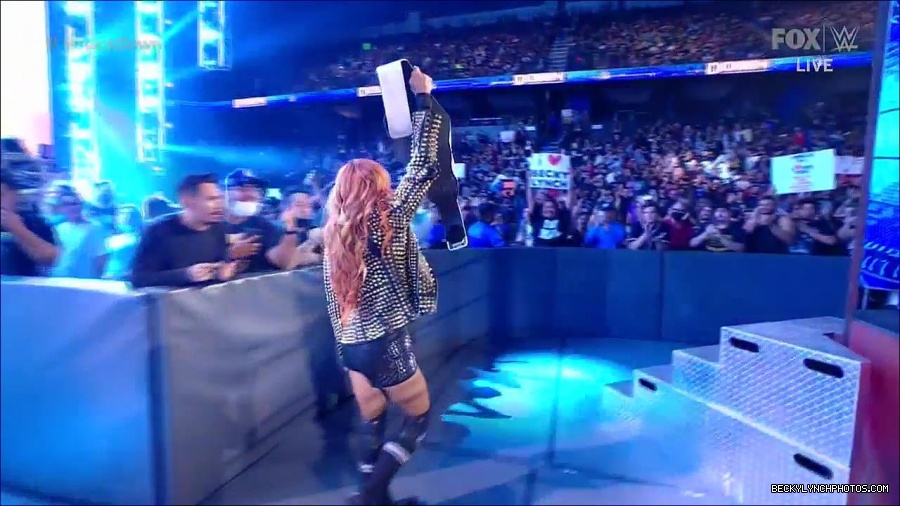 WWE_Supersized_SmackDown_2021_10_15_720p_HDTV_x264-NWCHD_mp4_004840012.jpg