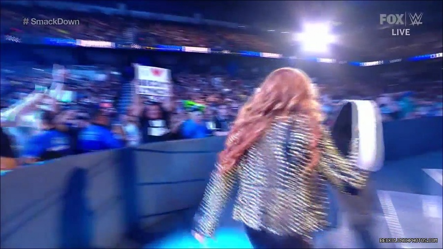 WWE_Supersized_SmackDown_2021_10_15_720p_HDTV_x264-NWCHD_mp4_004843015.jpg