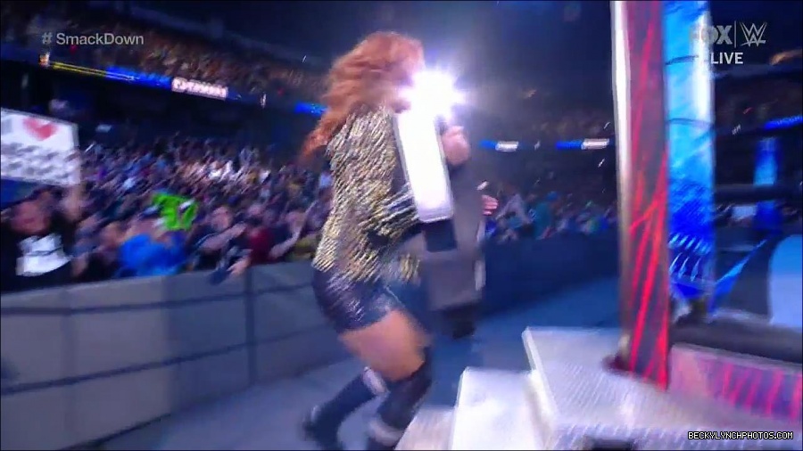 WWE_Supersized_SmackDown_2021_10_15_720p_HDTV_x264-NWCHD_mp4_004843616.jpg