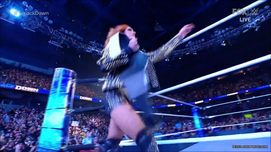 WWE_Supersized_SmackDown_2021_10_15_720p_HDTV_x264-NWCHD_mp4_004845417.jpg