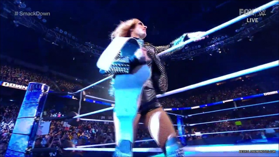 WWE_Supersized_SmackDown_2021_10_15_720p_HDTV_x264-NWCHD_mp4_004846018.jpg