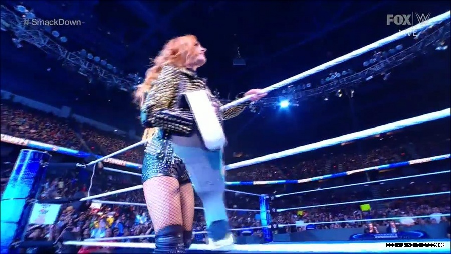 WWE_Supersized_SmackDown_2021_10_15_720p_HDTV_x264-NWCHD_mp4_004846619.jpg