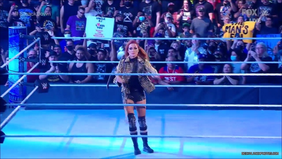 WWE_Supersized_SmackDown_2021_10_15_720p_HDTV_x264-NWCHD_mp4_004849622.jpg