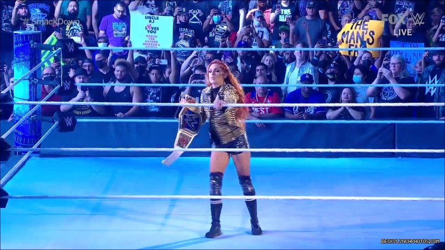 WWE_Supersized_SmackDown_2021_10_15_720p_HDTV_x264-NWCHD_mp4_004850222.jpg