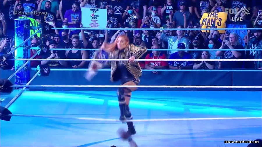 WWE_Supersized_SmackDown_2021_10_15_720p_HDTV_x264-NWCHD_mp4_004850823.jpg
