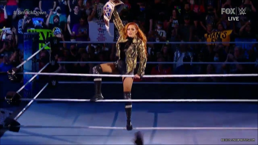 WWE_Supersized_SmackDown_2021_10_15_720p_HDTV_x264-NWCHD_mp4_004851423.jpg