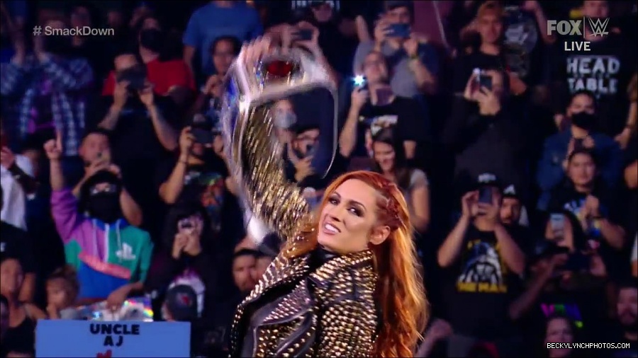 WWE_Supersized_SmackDown_2021_10_15_720p_HDTV_x264-NWCHD_mp4_004855628.jpg