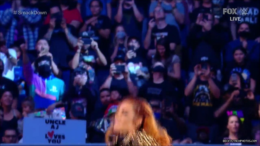 WWE_Supersized_SmackDown_2021_10_15_720p_HDTV_x264-NWCHD_mp4_004856228.jpg