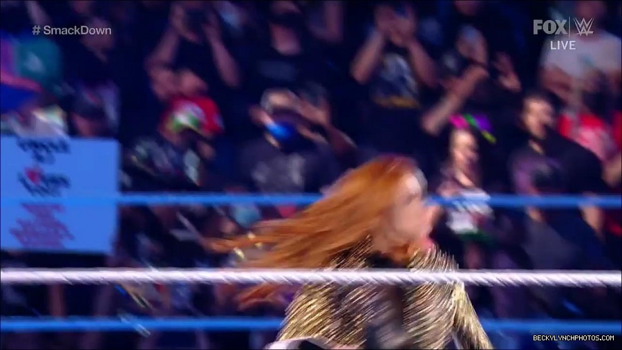 WWE_Supersized_SmackDown_2021_10_15_720p_HDTV_x264-NWCHD_mp4_004856829.jpg