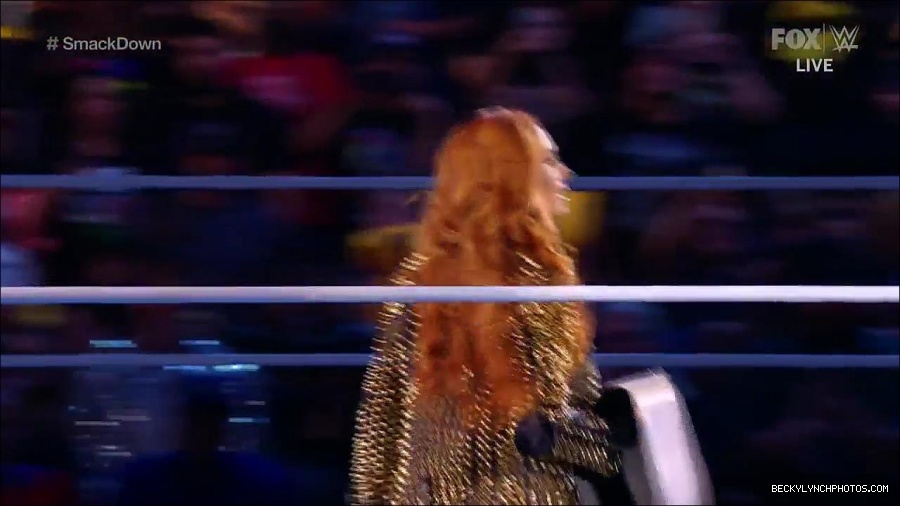 WWE_Supersized_SmackDown_2021_10_15_720p_HDTV_x264-NWCHD_mp4_004857429.jpg