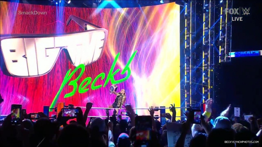 WWE_Supersized_SmackDown_2021_10_15_720p_HDTV_x264-NWCHD_mp4_004863435.jpg