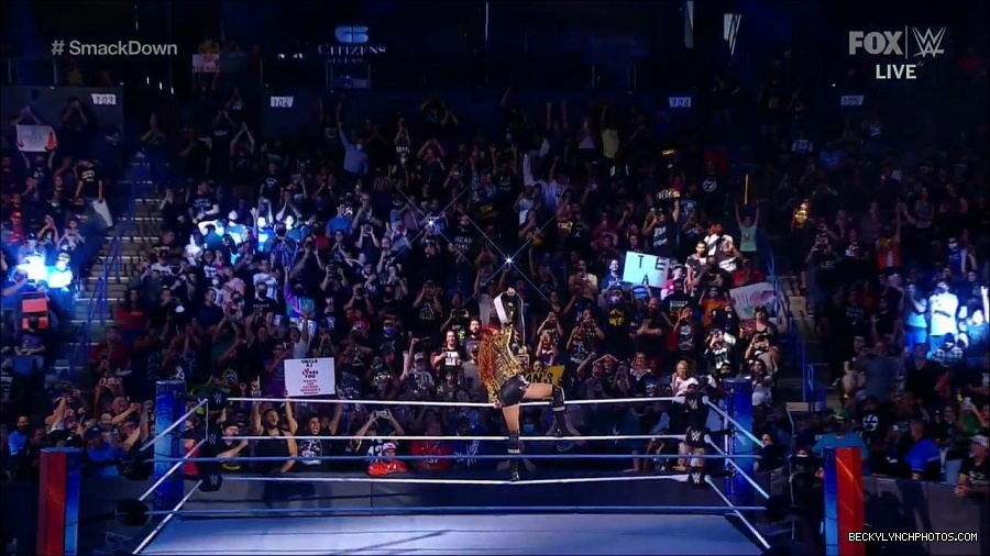 WWE_Supersized_SmackDown_2021_10_15_720p_HDTV_x264-NWCHD_mp4_004870643.jpg