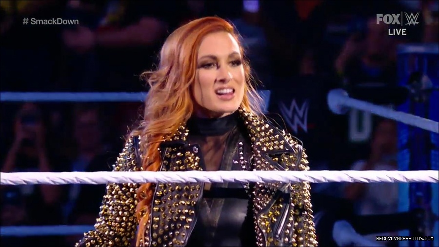 WWE_Supersized_SmackDown_2021_10_15_720p_HDTV_x264-NWCHD_mp4_004886258.jpg