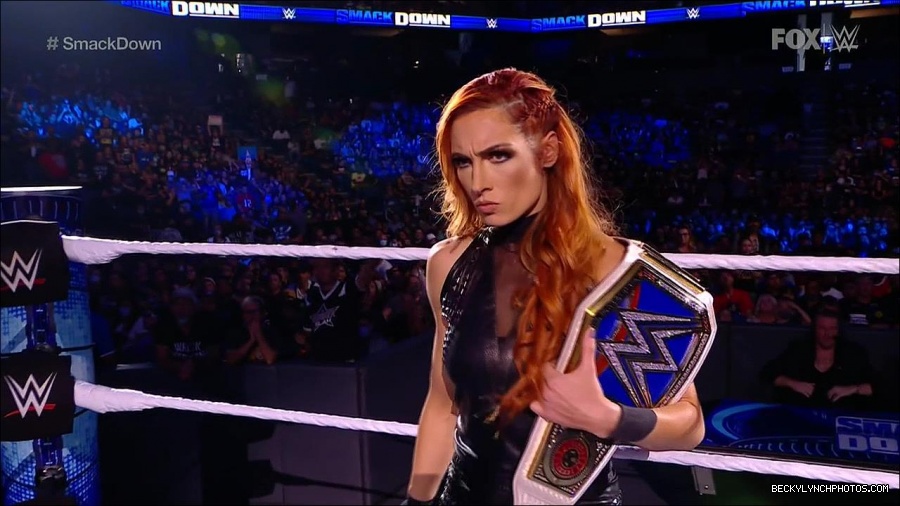 WWE_Supersized_SmackDown_2021_10_15_720p_HDTV_x264-NWCHD_mp4_004963235.jpg