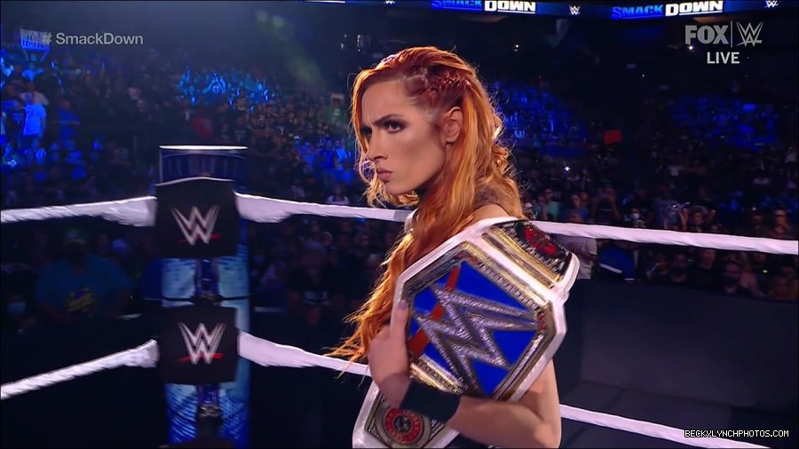WWE_Supersized_SmackDown_2021_10_15_720p_HDTV_x264-NWCHD_mp4_004964437.jpg