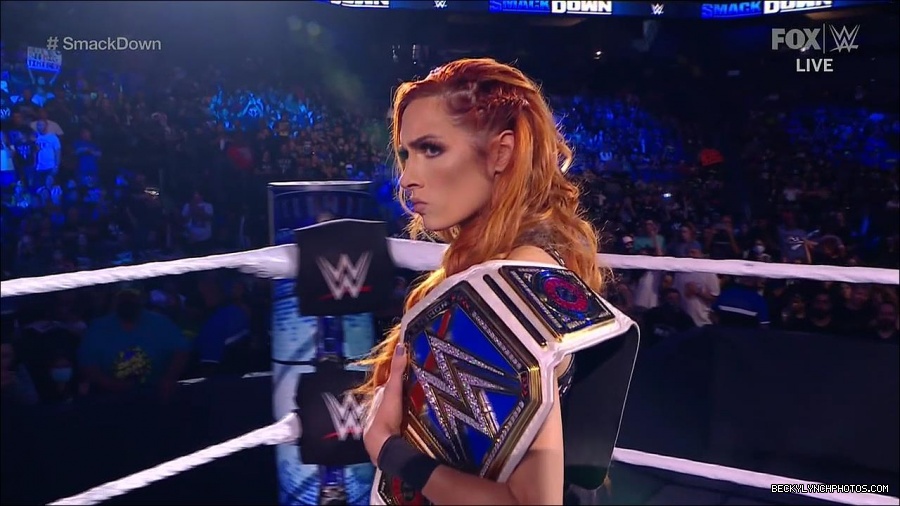 WWE_Supersized_SmackDown_2021_10_15_720p_HDTV_x264-NWCHD_mp4_004965037.jpg