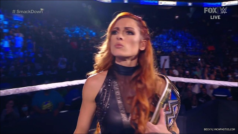 WWE_Supersized_SmackDown_2021_10_15_720p_HDTV_x264-NWCHD_mp4_004966238.jpg