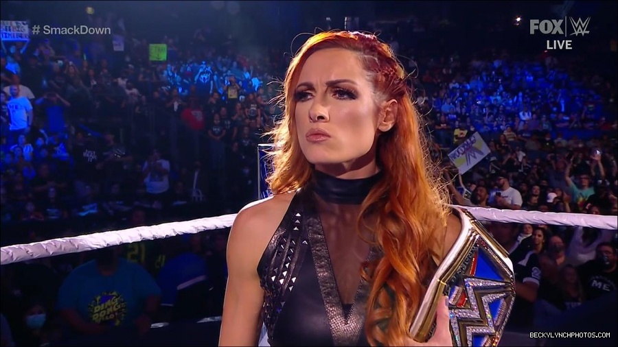 WWE_Supersized_SmackDown_2021_10_15_720p_HDTV_x264-NWCHD_mp4_004969241.jpg